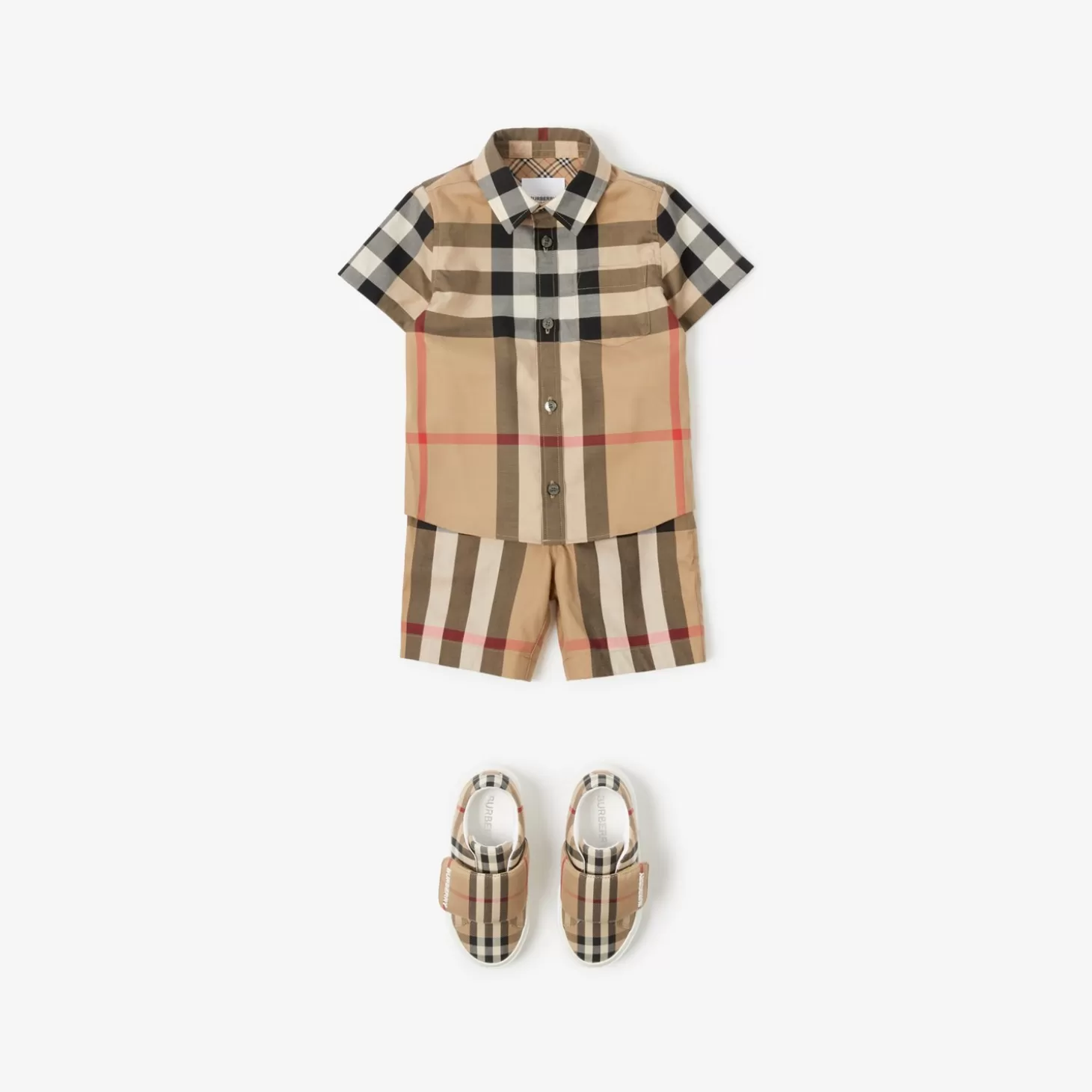 Burberry Kolla bomullshorts*Barn Kjolar och byxor