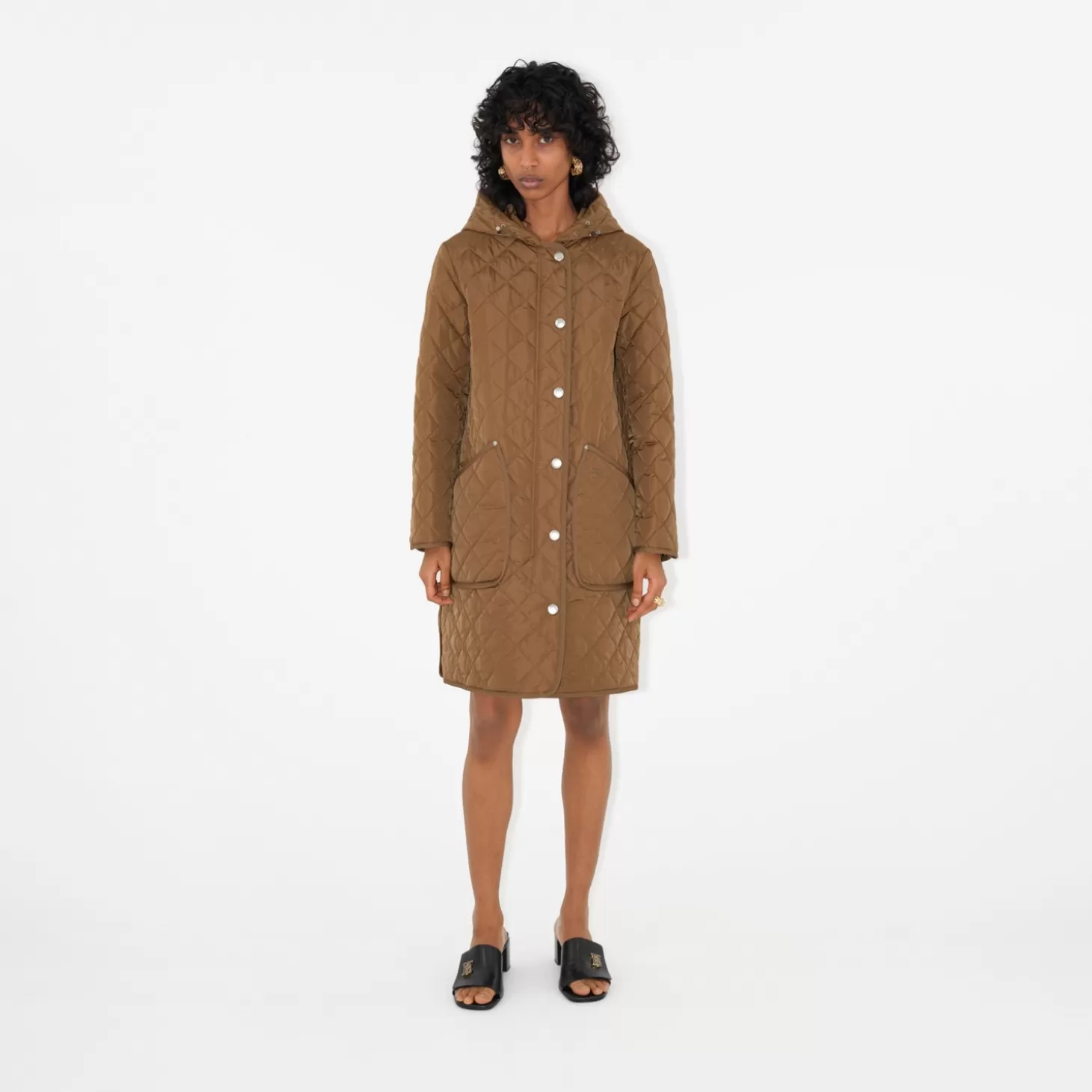 Burberry Quiltad nylonrock*Kvinnor Kaffor och jackor