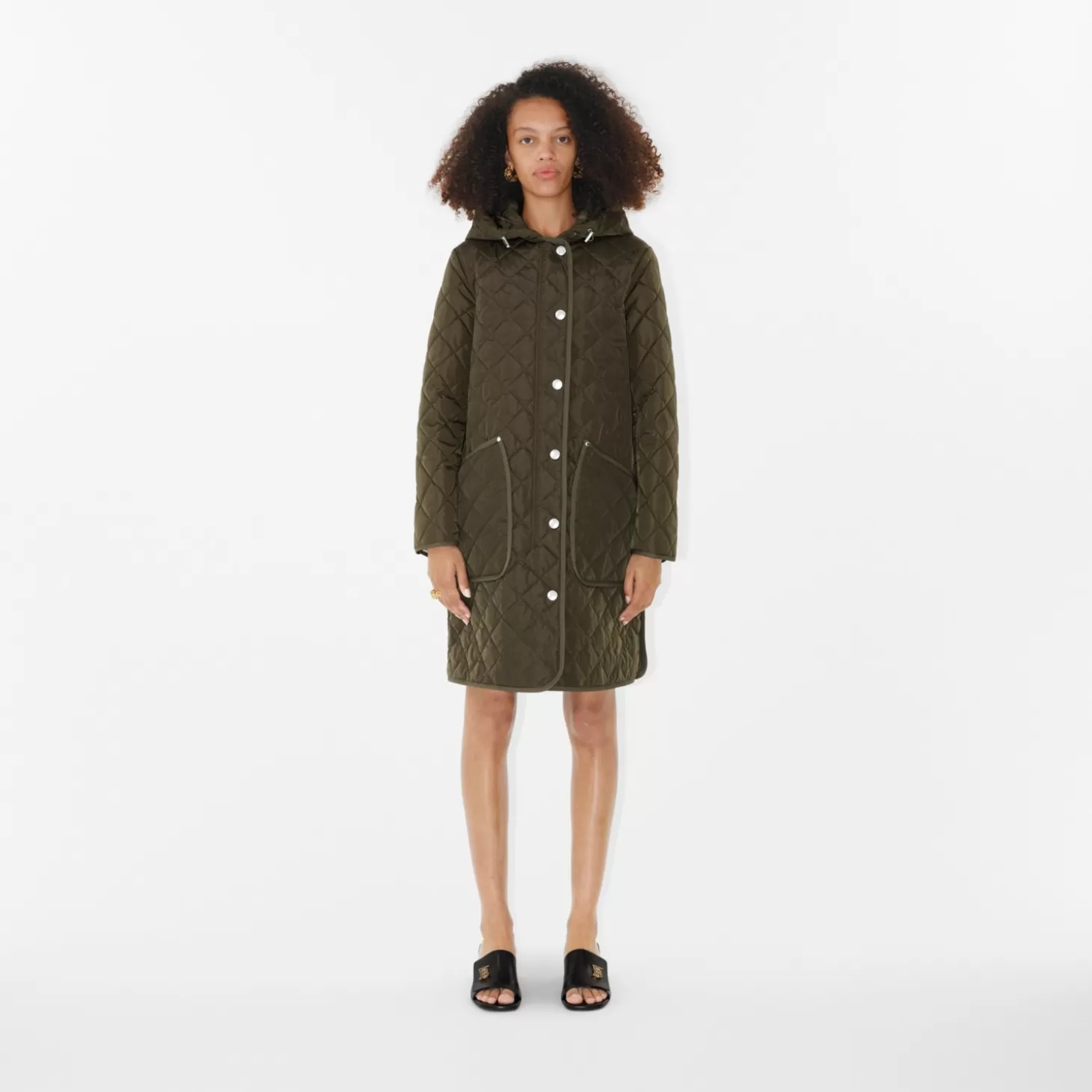 Burberry Quiltad nylonrock*Kvinnor Kaffor och jackor