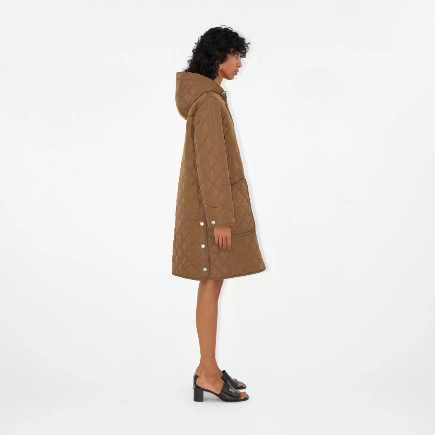 Burberry Quiltad nylonrock*Kvinnor Kaffor och jackor